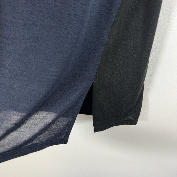Vince stretch black navy blue V-neck Stretch tunic knit blouse Women’s size S - Picture 5 of 10